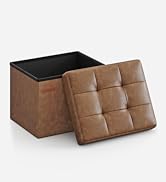 un pouf carré en cuir avec une assise carrée.