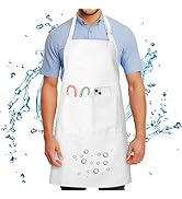 Tablier imperméable blanc avec poche contenant des cannes de bonbon et un smartphone. Porté par-dessus une chemise bleu clair, entouré d'éclaboussures d'eau, démontrant des propriétés de résistance à l'eau