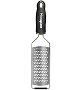 Diverses vues de la conception du manche et de la boucle de suspension de la râpe, montrant comment la ranger ou la monter.