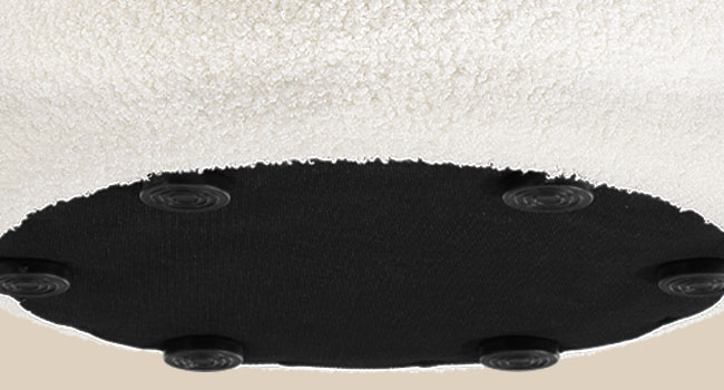 Composant ou pièce automobile noir, représenté sous différents angles sur fond blanc, semble être un boîtier ou un couvercle mécanique