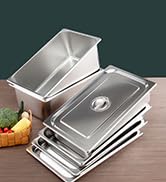 avec couvercle. Plusieurs casseroles empilées, présentant un design empilable pour un rangement efficace