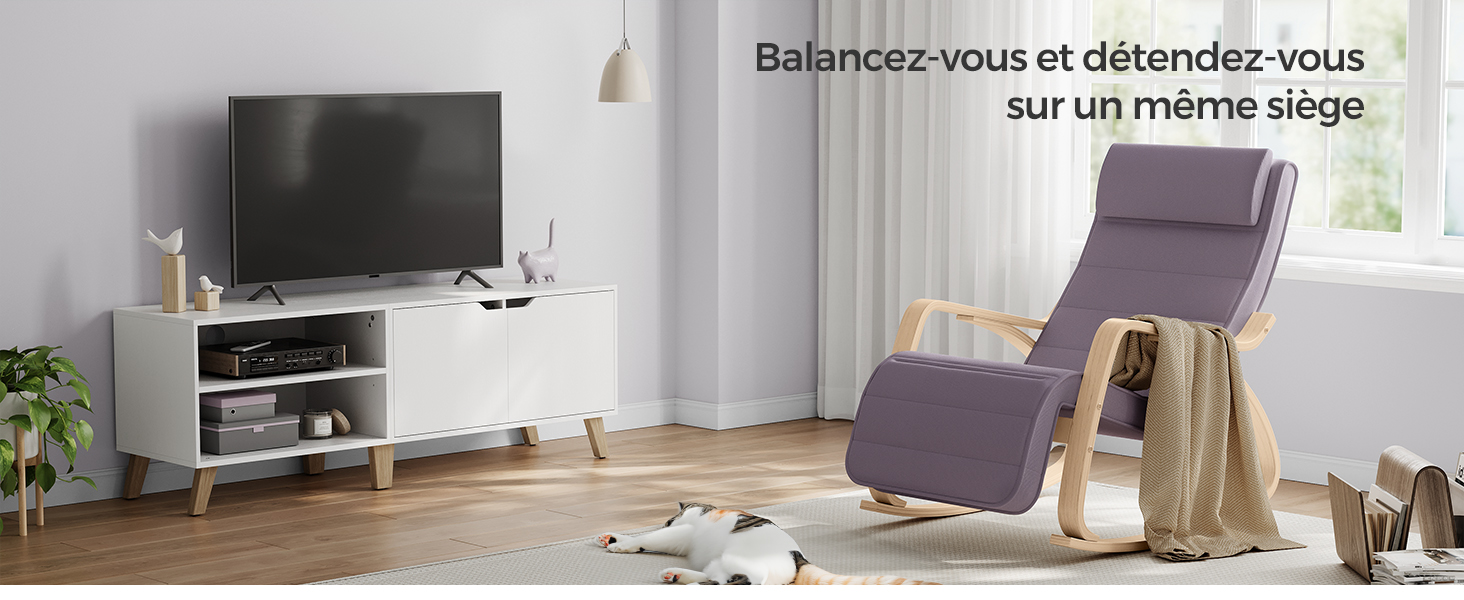 avec dossier haut dans un salon moderne, placé près d'un meuble TV blanc et d'un centre de divertissement