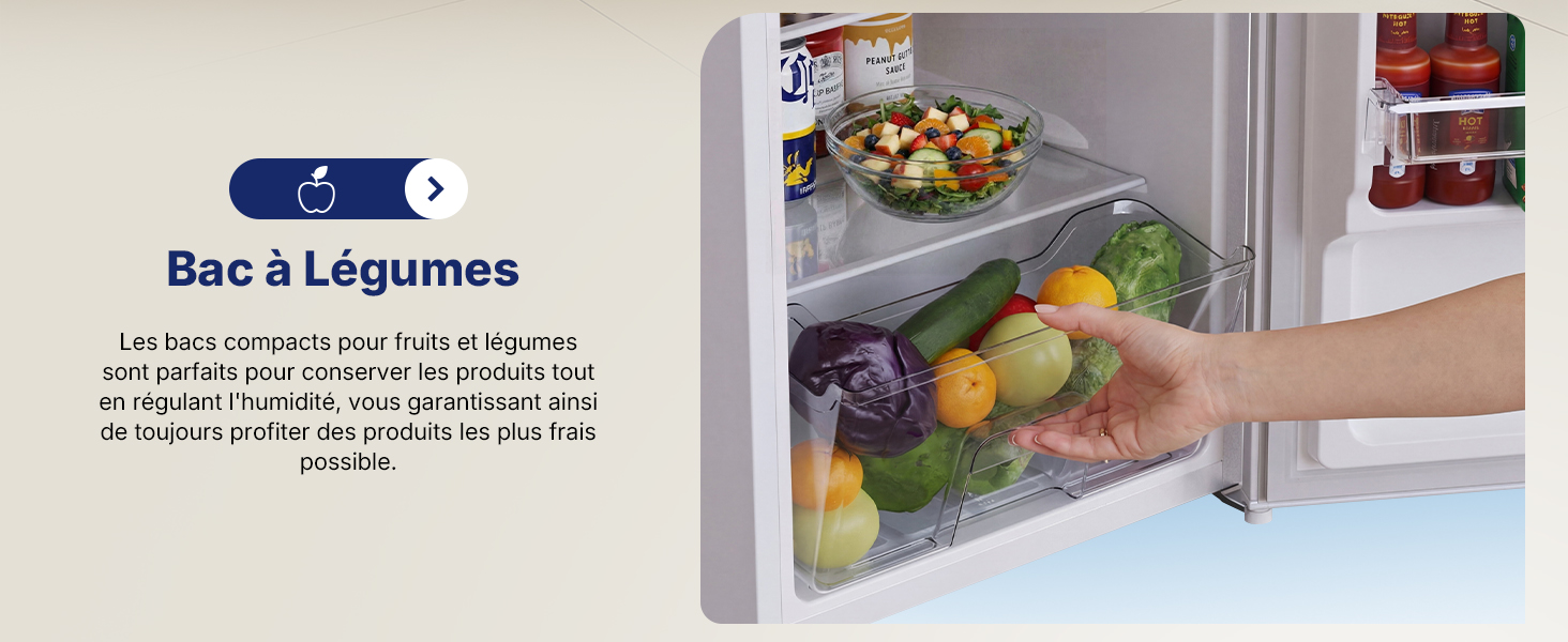 Le texte indique « Bio & Legumes ». Scène de stockage dans un réfrigérateur montrant des produits et des produits alimentaires organisés dans des contenants transparents.
