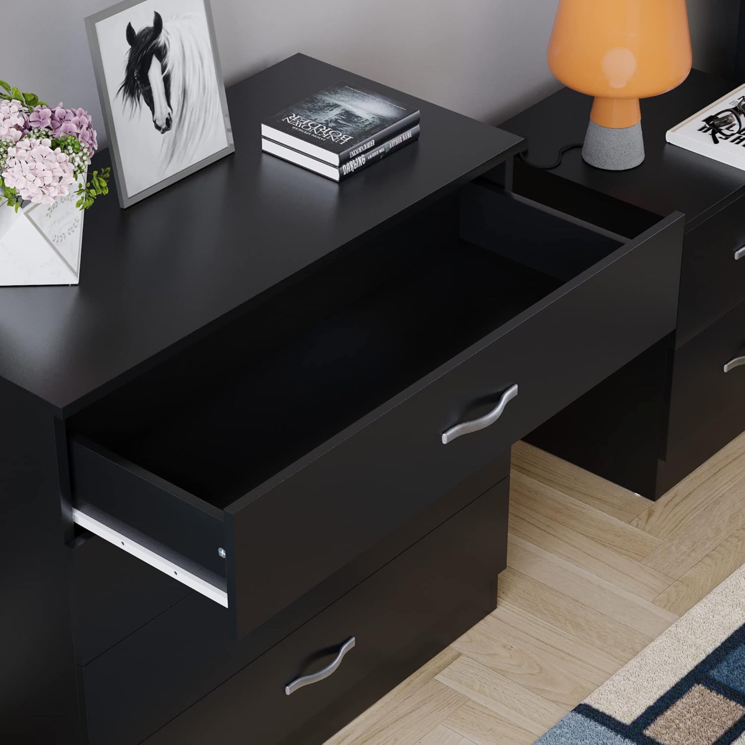 Vida Designs – Riano pin – commode 4 tiroirs – poignées métal robustes