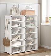 Meuble de rangement à chaussures modulaire blanc avec panneaux frontaux transparents, présentant plusieurs compartiments permettant de ranger diverses chaussures. Comprend des points de suspension pour les accessoires.