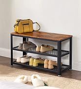 une étagère à chaussures avec une étagère en bois.