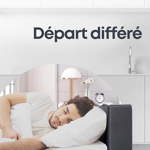 Scène intérieure d'une cuisine avec une personne dormant sur un canapé. Le texte « Départ différent » et une icône représentant une horloge indiquant un fonctionnement 24 heures sur 24