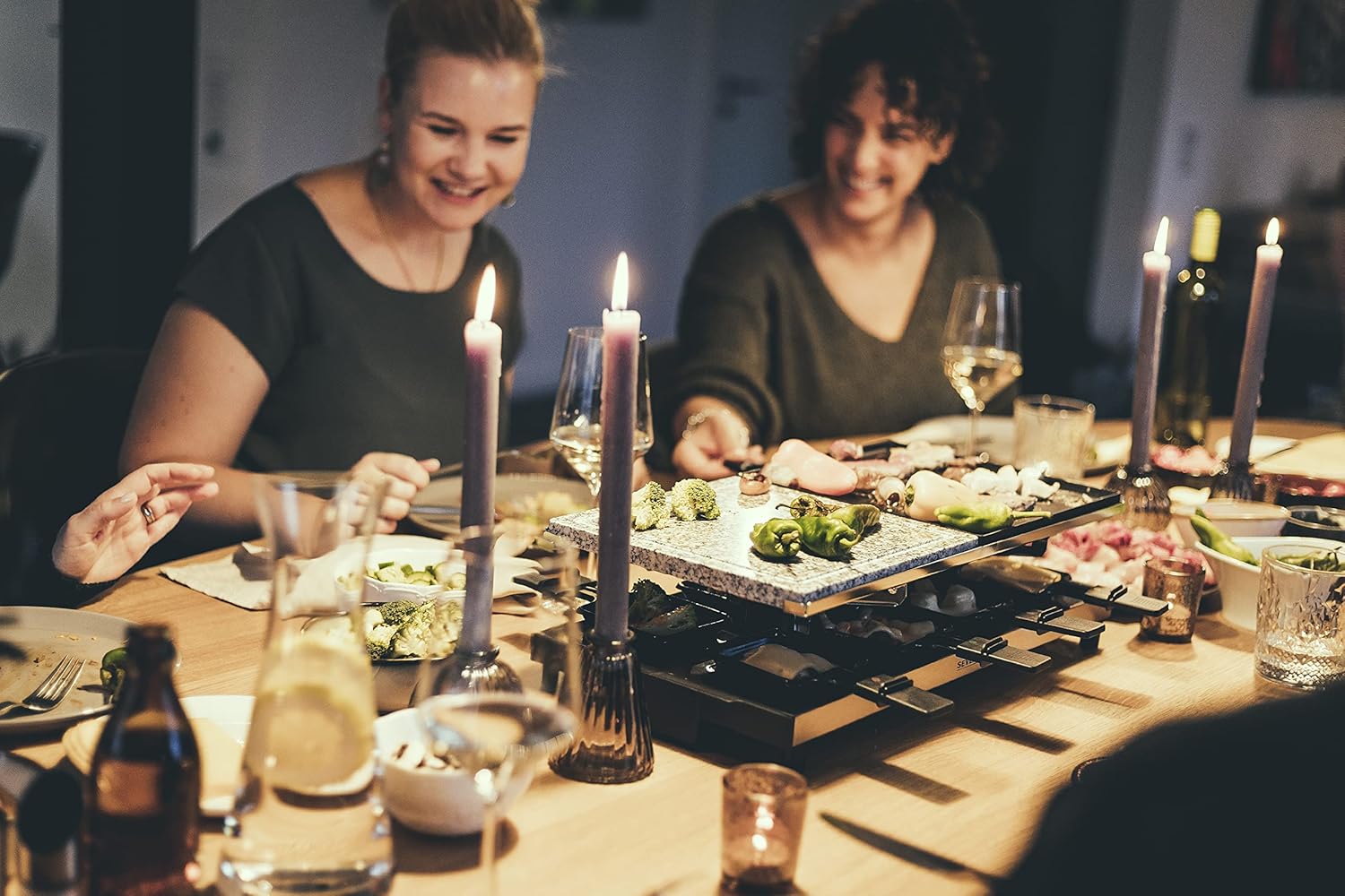 SEVERIN - Gril raclette 1500W, pierre cuisson, 8 poêlons, RG 2373