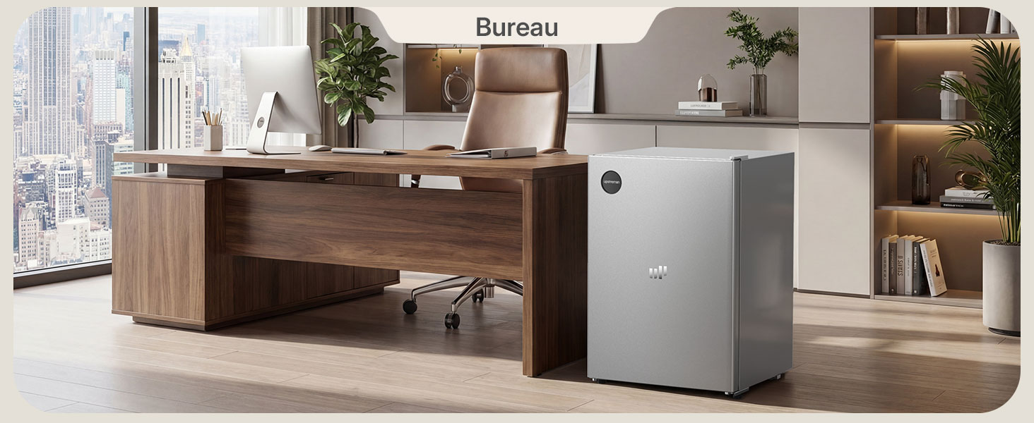 Série de photos d'intérieurs de bureaux ou d'espaces de vie modernes mettant en vedette d'élégantes armoires de rangement métalliques ou des crédences sur fond de bois et de fenêtres.