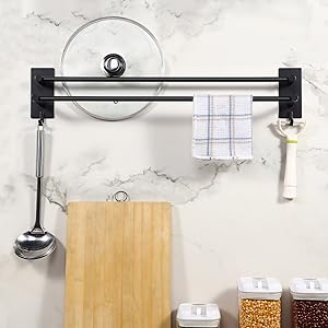 un porte-serviettes de cuisine avec un porte-serviettes