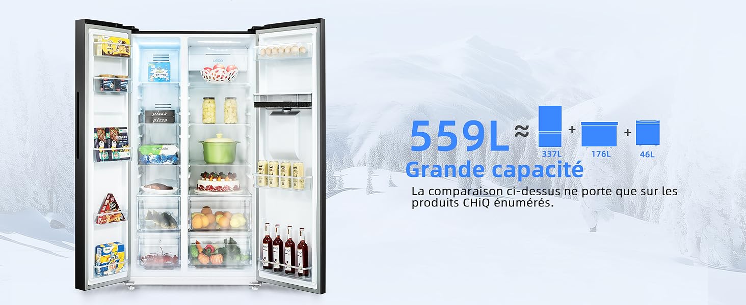 Réfrigérateur ouvert d'une grande capacité de 559 L, rempli de divers aliments et boissons sur