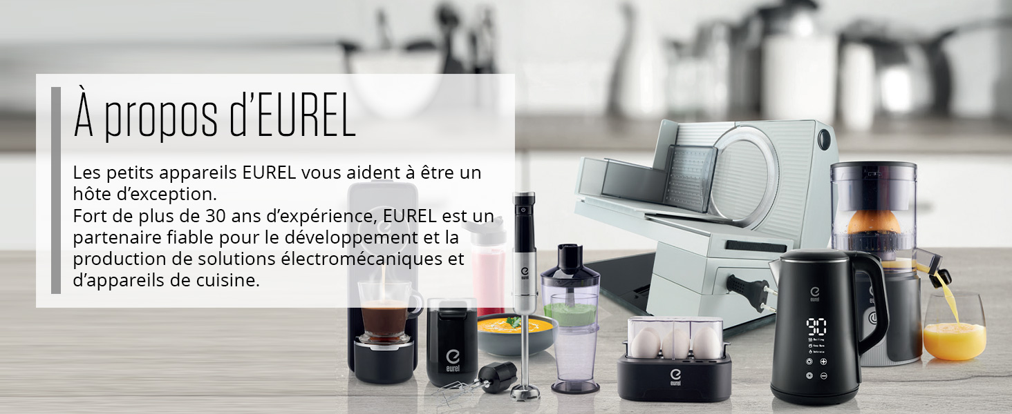 Le texte se lit comme suit : « A PROPOS D'UHEL ». Plusieurs mises en page d'articles de journaux ou de magazines présentant du texte et des images dans un format de publication professionnel.