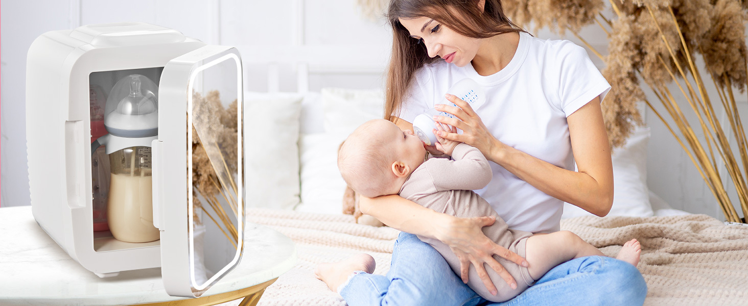 une mère qui nourrit son bébé au biberon