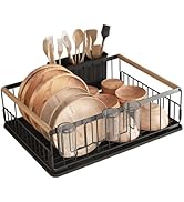 Plusieurs vues d'un plat de rangement en métal avec des fentes organisées contenant des objets de couleur beige dans un arrangement soigné.