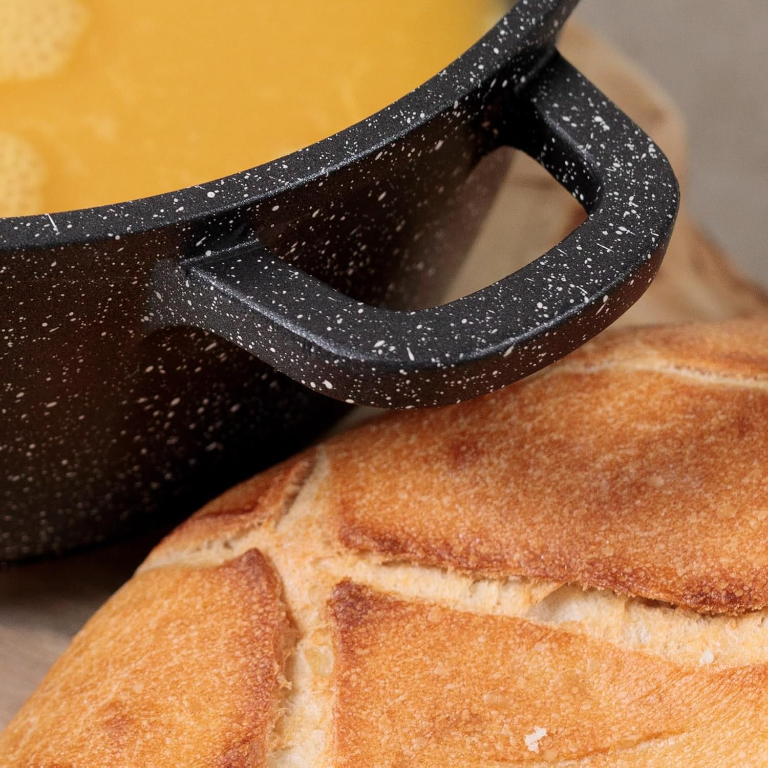 Kamberg - Marmite fonte aluminium 28 cm, revêtement pierre, induction, couvercle verre, 0008033