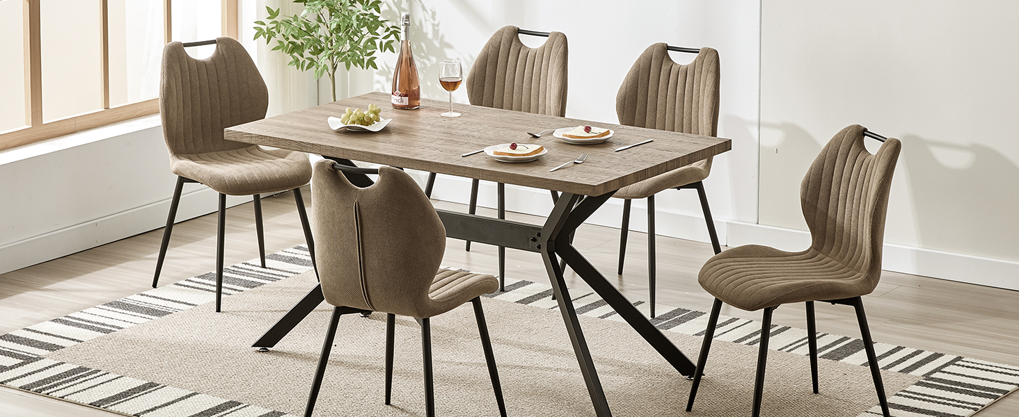 comprenant une table en aspect marbre avec base en métal noir et six chaises rembourrées grises avec coutures verticales