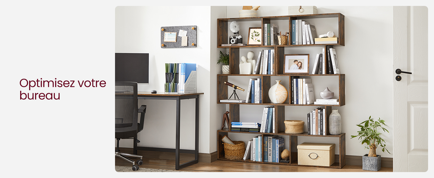 avec étagère en bois et bureau. L'étagère comprend plusieurs compartiments remplis de livres, d'objets de décoration et de boîtes de rangement. Le texte se lit comme suit : « Optimisez votre bureau