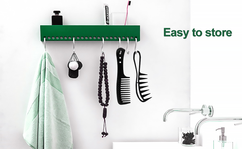 avec crochets présentant divers accessoires pour cheveux et outils de toilettage, y compris des peignes et des brosses. Le texte indique une solution de rangement facile.