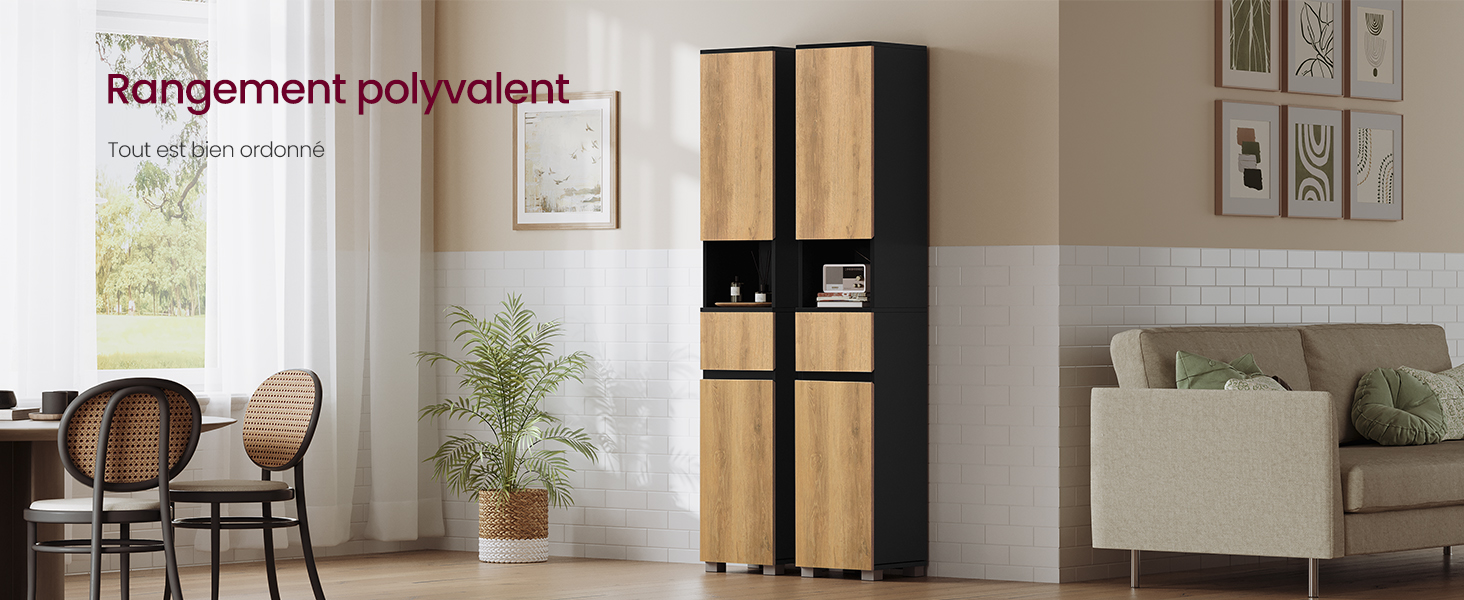 Le texte indique « Rangement polyvalent ». Vue intérieure d'une armoire de rangement moderne aux tons de bois noir et naturel, à côté de meubles de salle à manger.