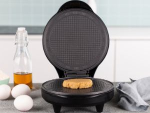 Machine à cornet de glace Tristar WF-1170 ouverte avec appareil à gaufrette