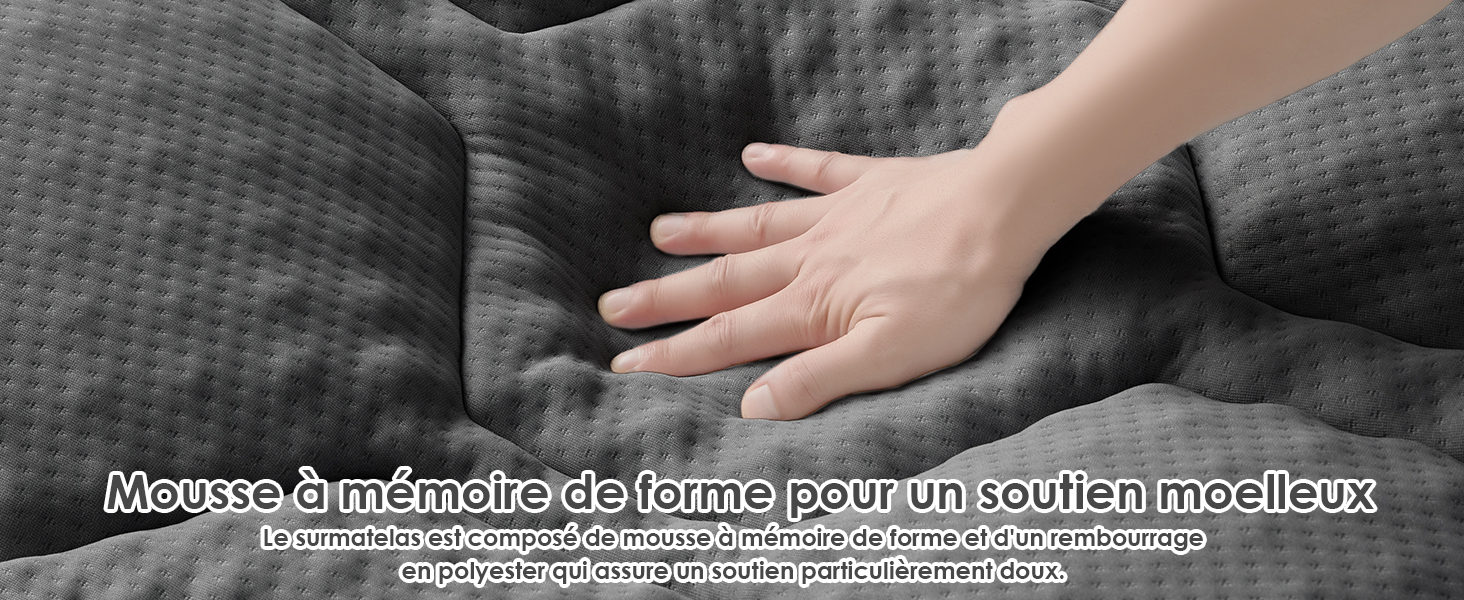 pressé pour démontrer ses propriétés malléables et de soutien sur une surface en tissu gris