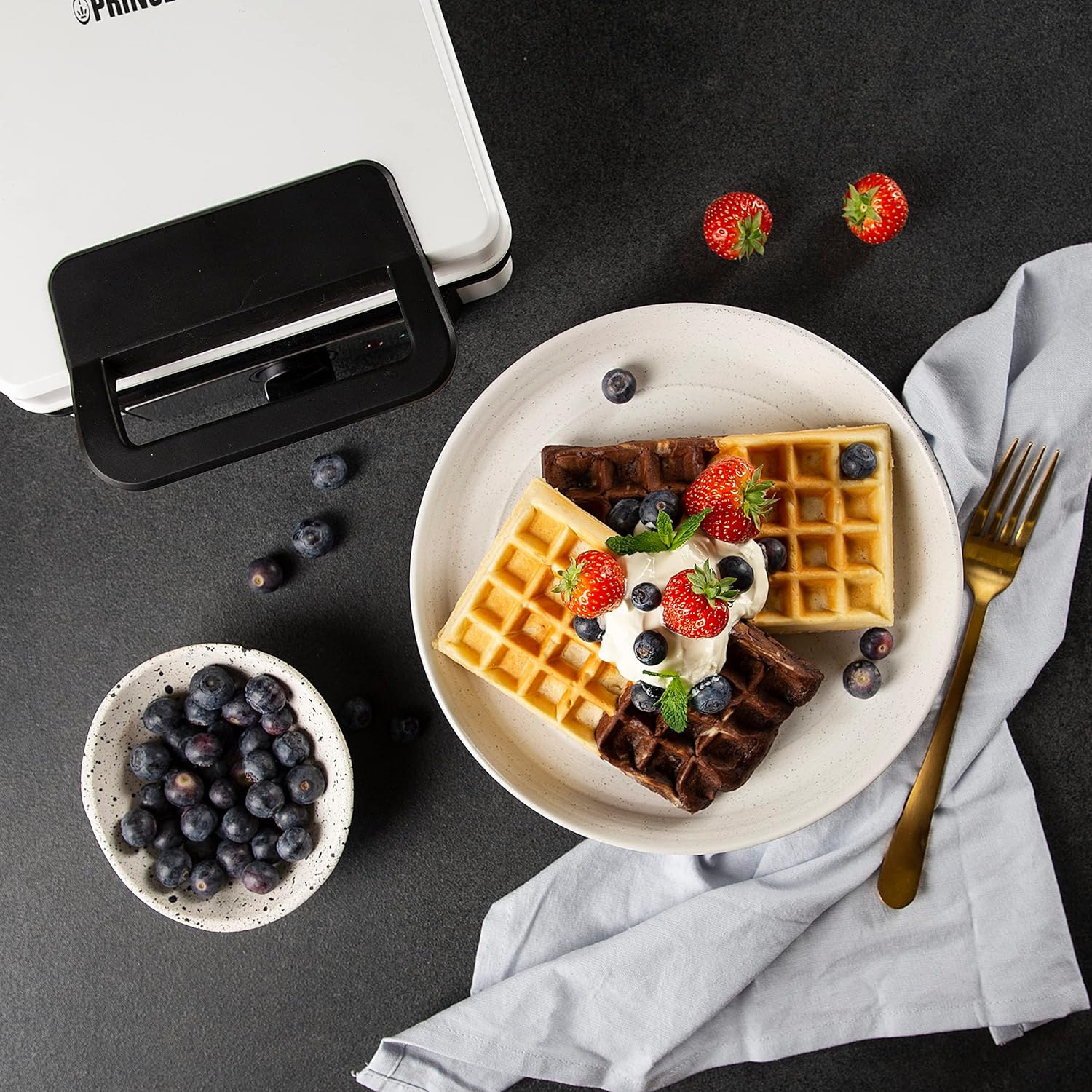 Princess - gaufrier série 132397 - 19,8x19,5cm - 1200W, réglable, antiadhésif 132397