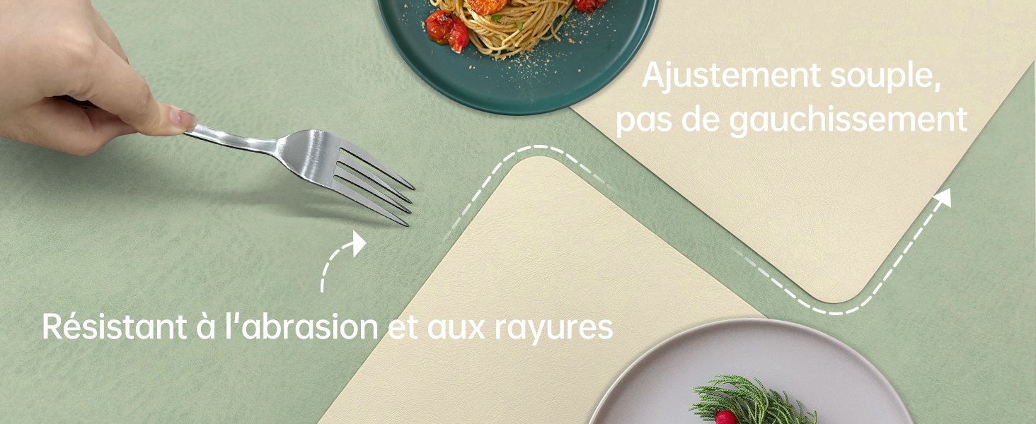 Le texte « ACIER INOXYDABLE » montre une démonstration rapprochée d'un ustensile de cuisine en acier inoxydable utilisé sur une surface de préparation des aliments.