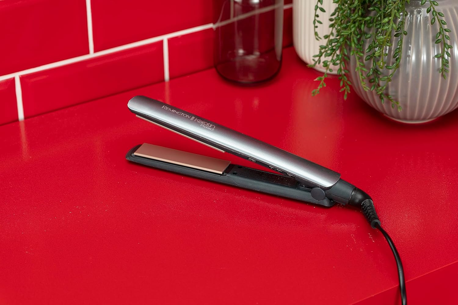 Remington - Lisseur Keratin Protect - céramique, capteur intelligent, écran LCD, soin kératine & huile d'amande - S8598