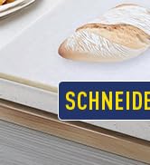 la photo d'un livre avec une pancarte indiquant « schnitzel » dessus