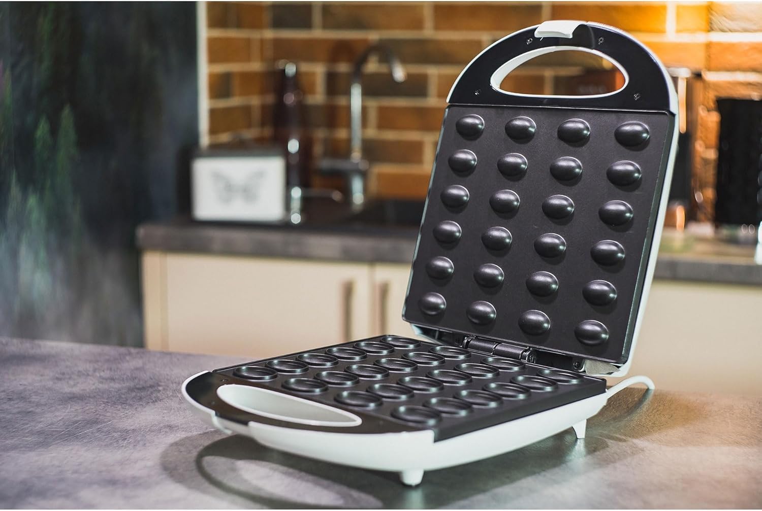 Mesko - gaufrier XL - 24 moitiés, 1600W, antiadhésif, blanc - MS3081